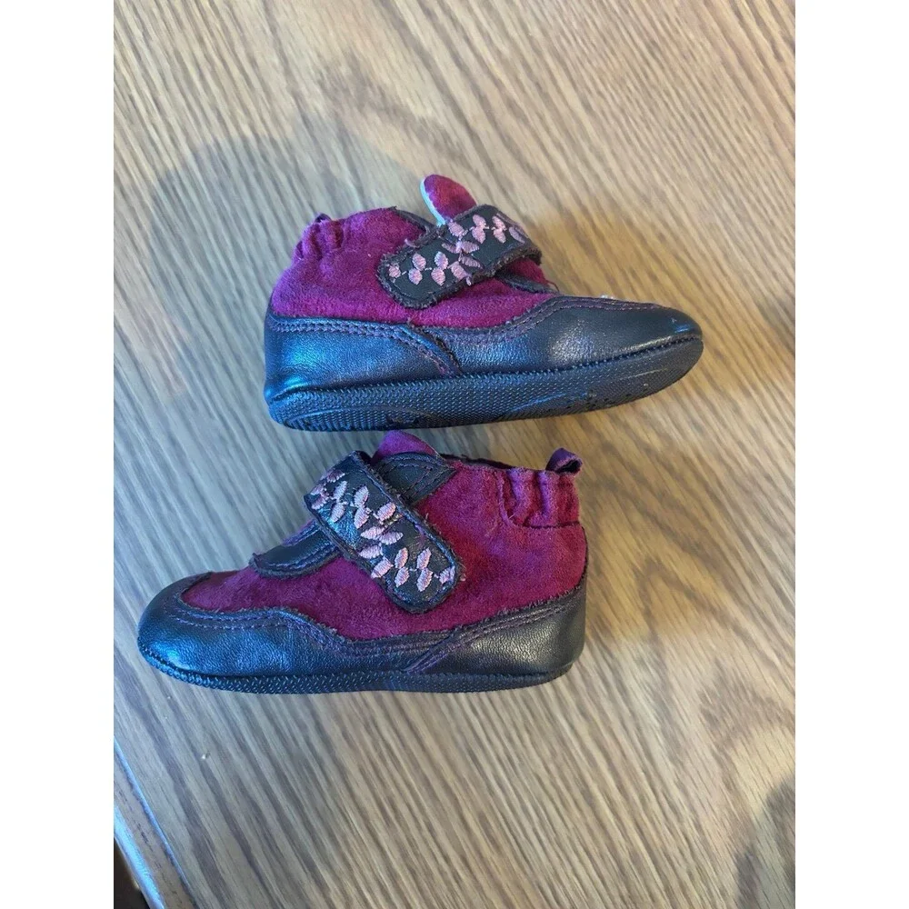 Robeez 2 3/6 mths pink purple magenta flower pre walker shoes